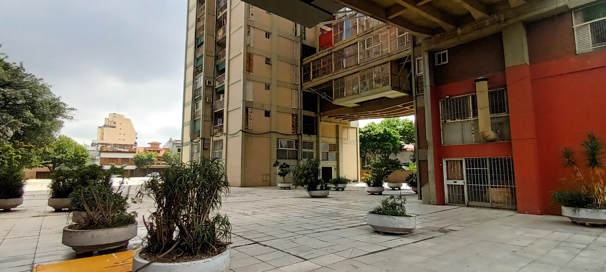 DEPARTAMENTO EN VENTA DE 4 AMBIENTES CON BALCON PISO ALTO VISTA ABIERTA EN  PARQUE PATRICIOS