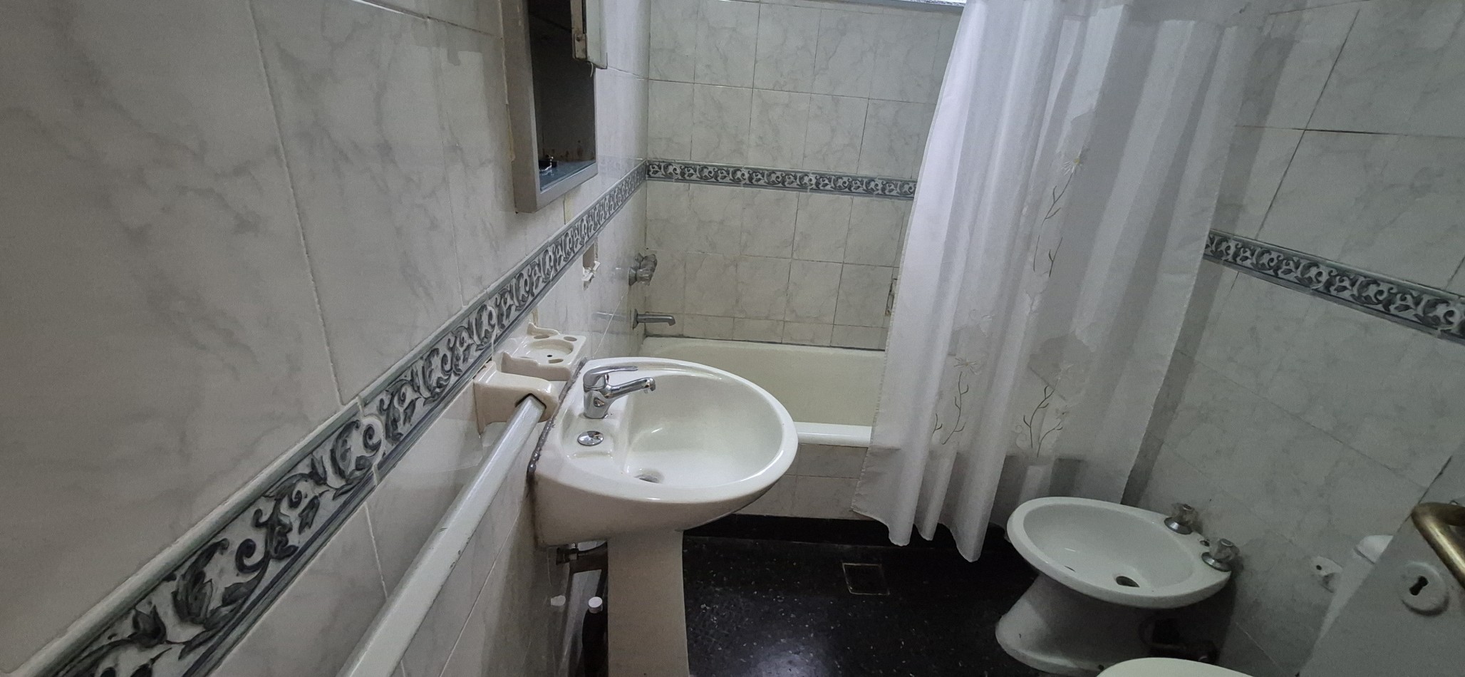 PH  2 Ambientes en Venta En Colegiales PB Con Patio