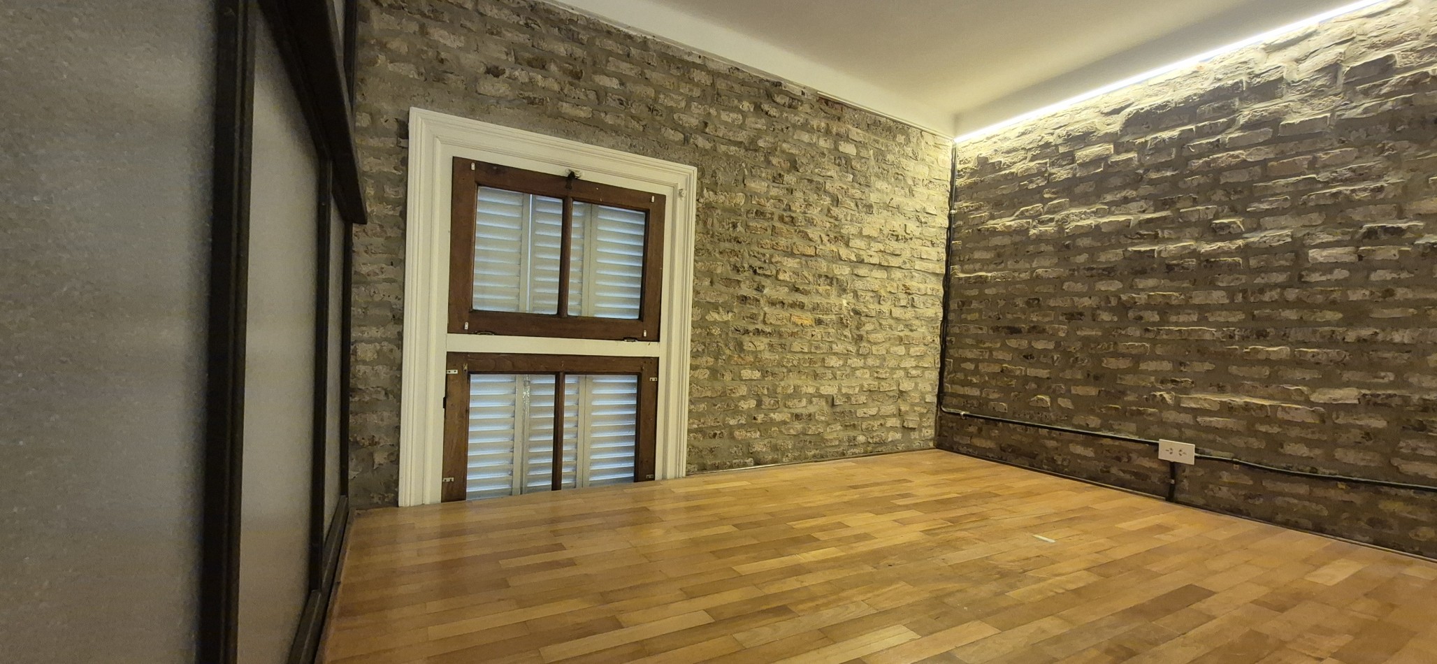 DEPARTAMENTO EN VENTA DE 4 AMBIENTES CON ESCRITORIO EN FAMOSO PASAJE GENERAL PAZ BARRIO COLEGIALES