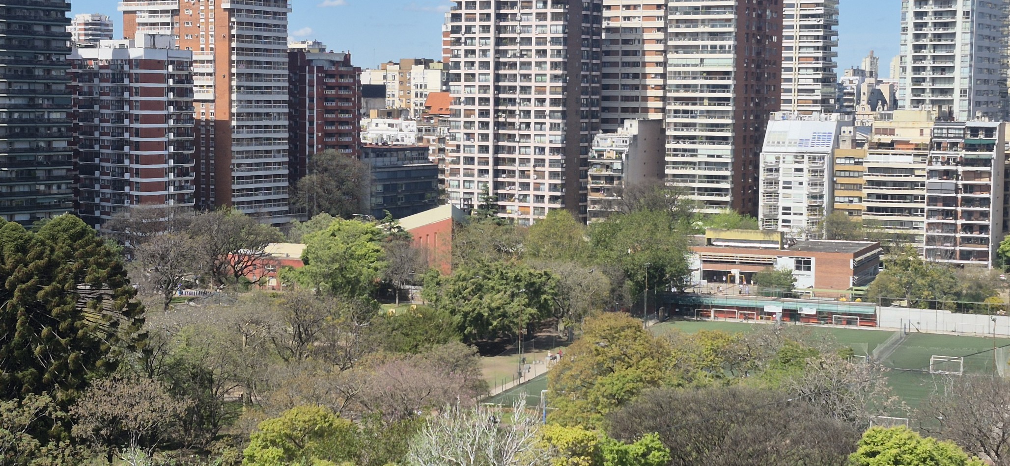 EXCLUSIVO DUPLEX EN VENTA FRENTE AL PARQUE LAS HERAS - PALERMO DE 4 AMB CON ESCRITORIO  Y COCHERA 