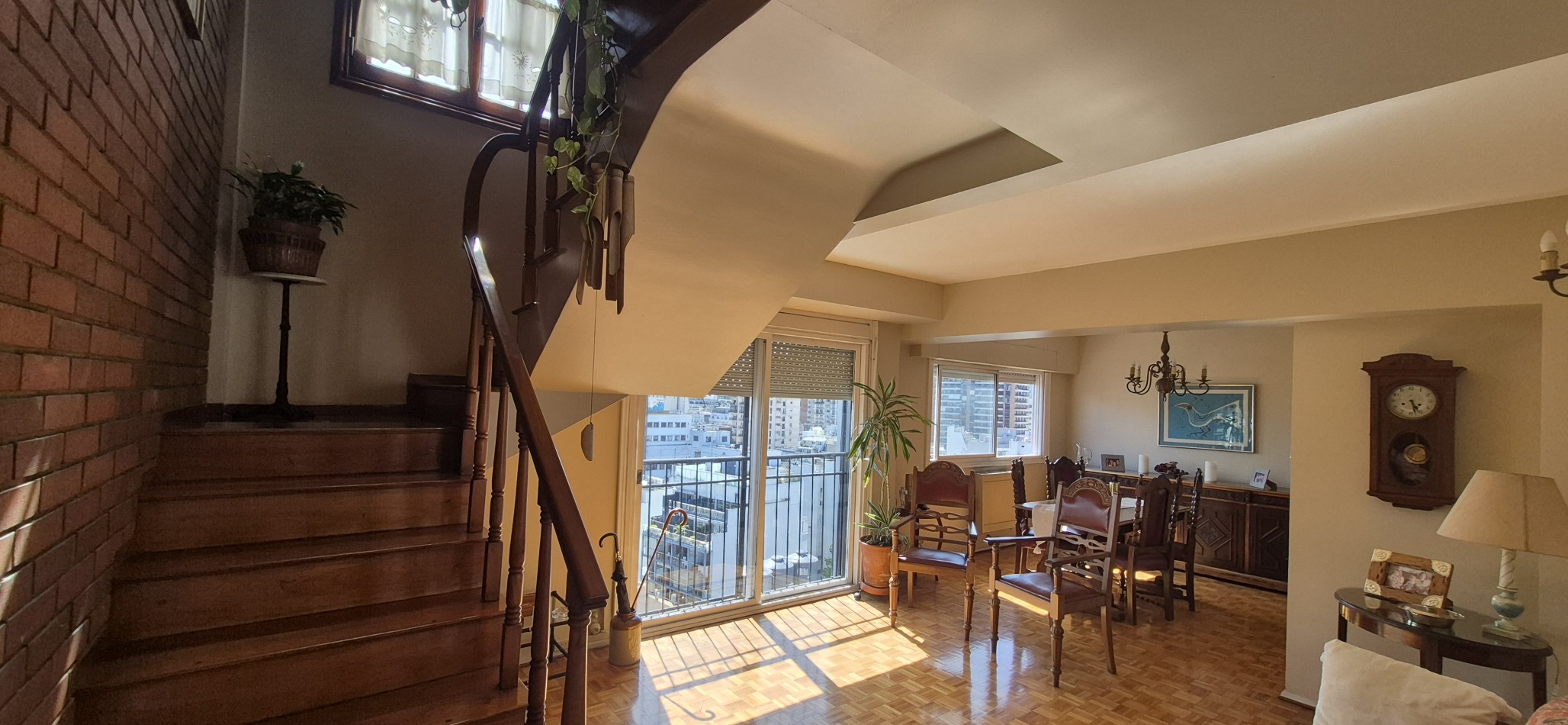 EXCLUSIVO DUPLEX EN VENTA FRENTE AL PARQUE LAS HERAS - PALERMO DE 4 AMB CON ESCRITORIO  Y COCHERA 