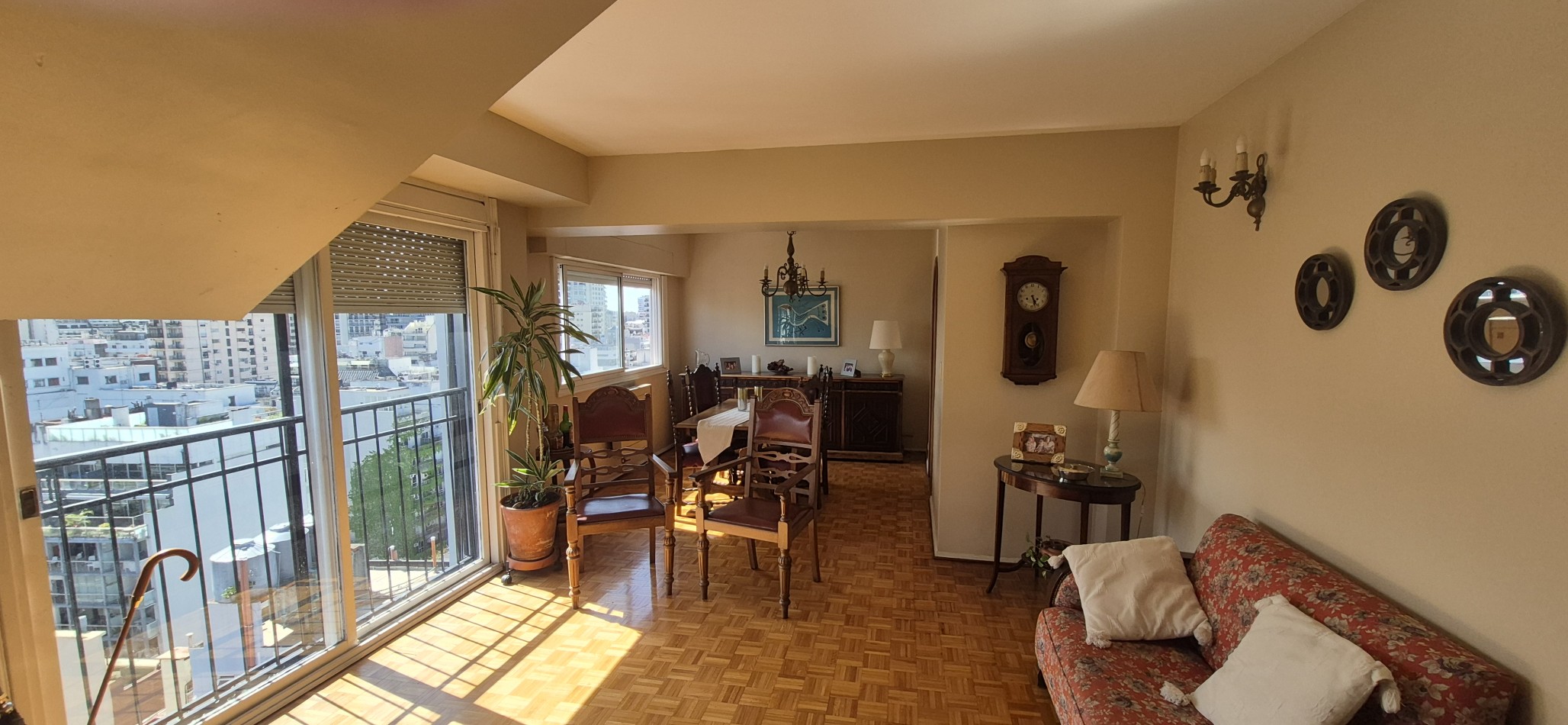 EXCLUSIVO DUPLEX EN VENTA FRENTE AL PARQUE LAS HERAS - PALERMO DE 4 AMB CON ESCRITORIO  Y COCHERA 