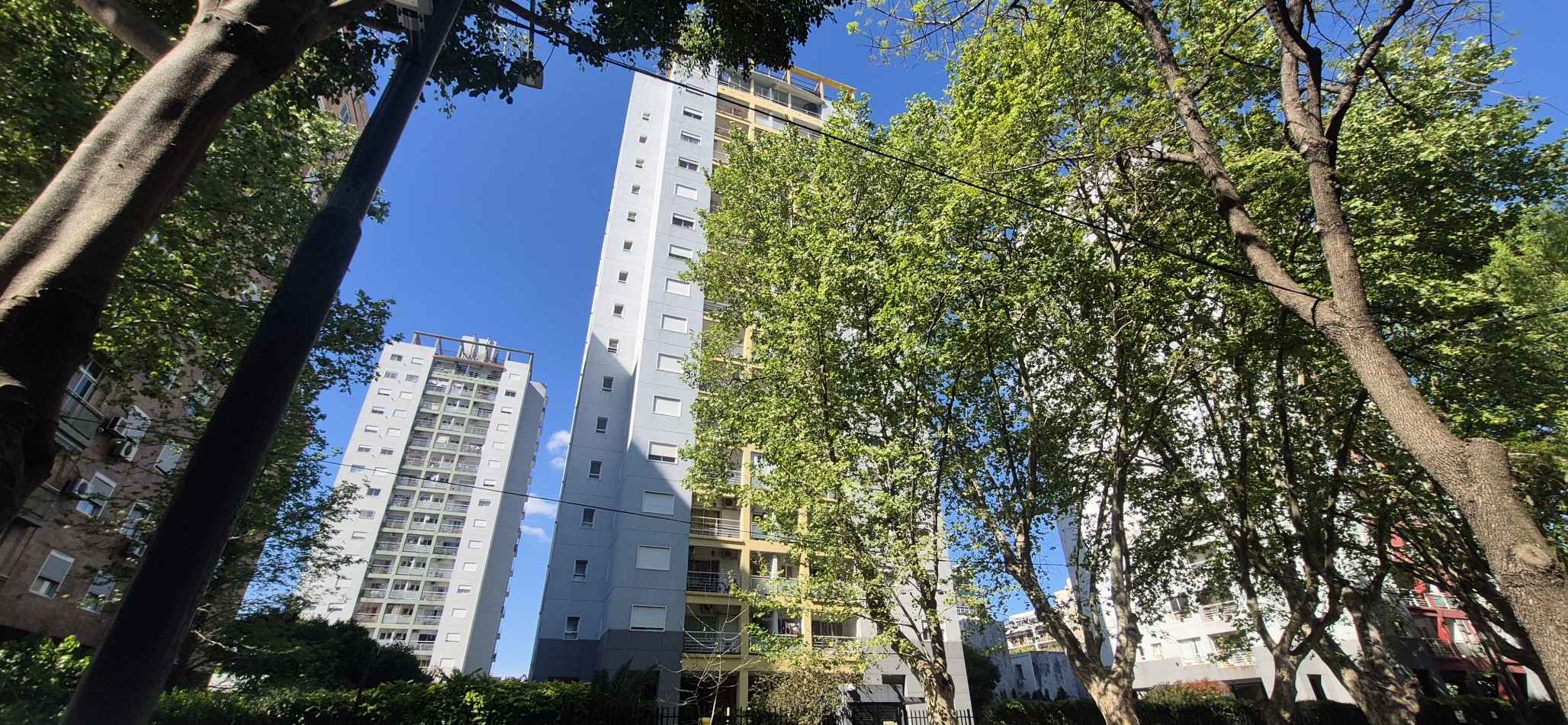 ESPECTACULAR DEPARTAMENTO DE 2 AMBIENTES AMPLIOS EN VENTA EN COGHLAN PISO ALTO SUPER LUMINOSO