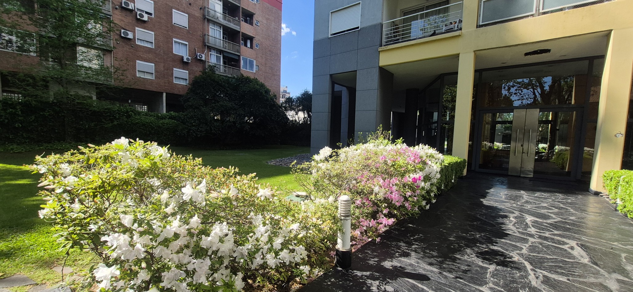 ESPECTACULAR DEPARTAMENTO DE 2 AMBIENTES AMPLIOS EN VENTA EN COGHLAN PISO ALTO SUPER LUMINOSO