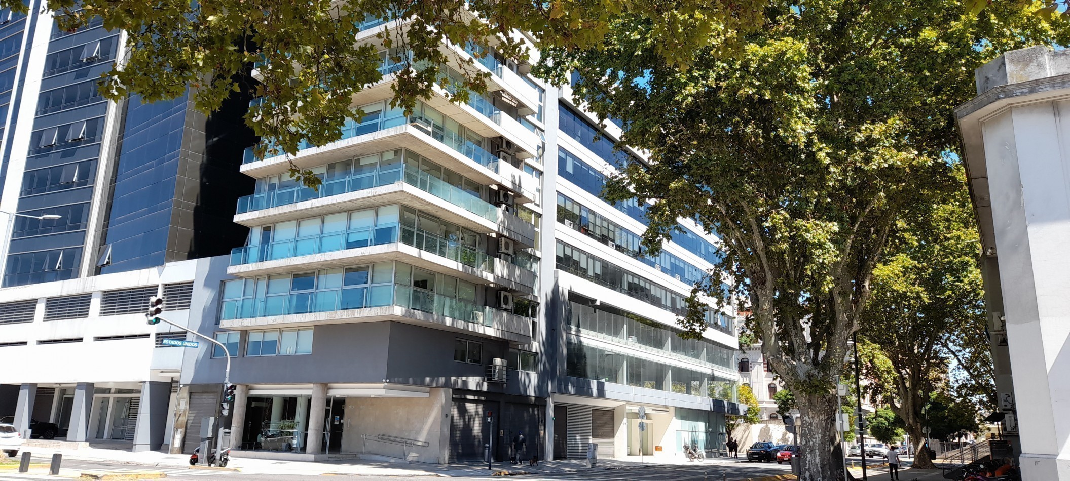 OFICINA EN VENTA EN SAN TELMO FRENTE A PUERTO MADERO PISO ALTO LUMINOSO