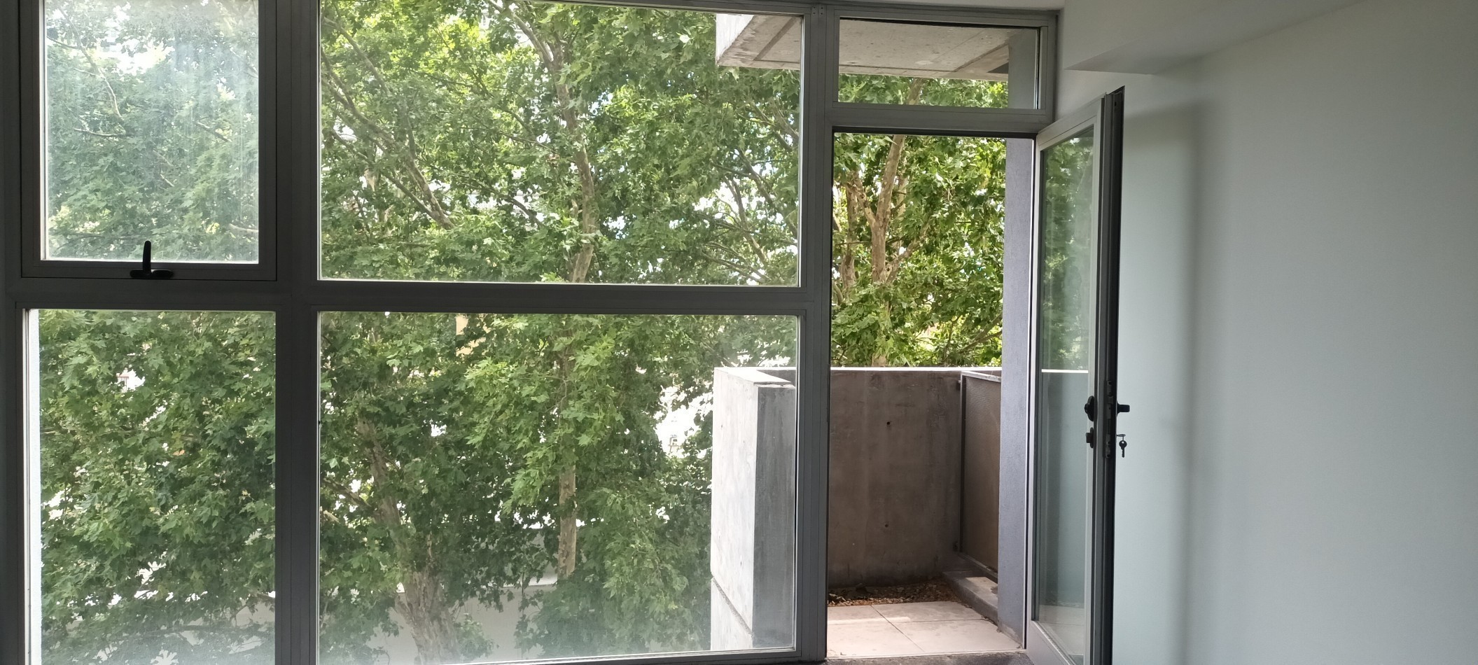OFICINA EN VENTA EN SAN TELMO FRENTE A PUERTO MADERO PISO ALTO LUMINOSO