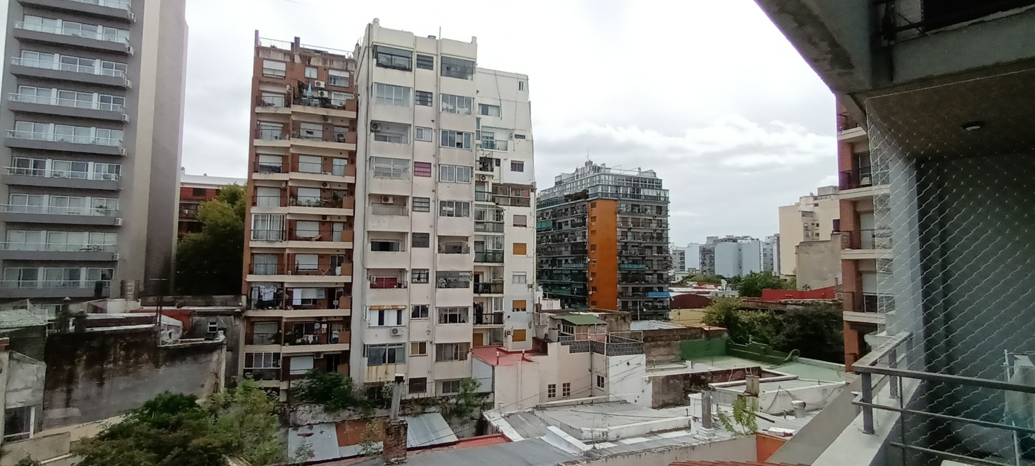 DEPARTAMENTO MONOAMBIENTE LUMINOSO EN VENTA EN CABALLITO,  PARQUE CENTENARIO . EDIFICIO MODERNO 