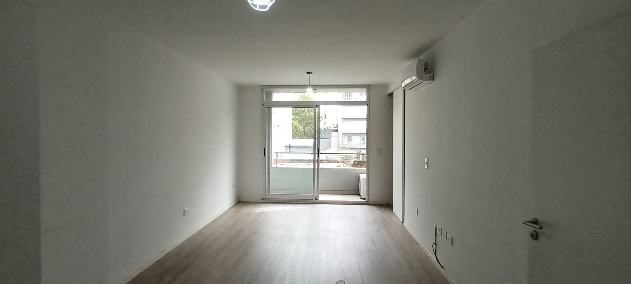 DEPARTAMENTO MONOAMBIENTE LUMINOSO EN VENTA EN CABALLITO,  PARQUE CENTENARIO . EDIFICIO MODERNO 
