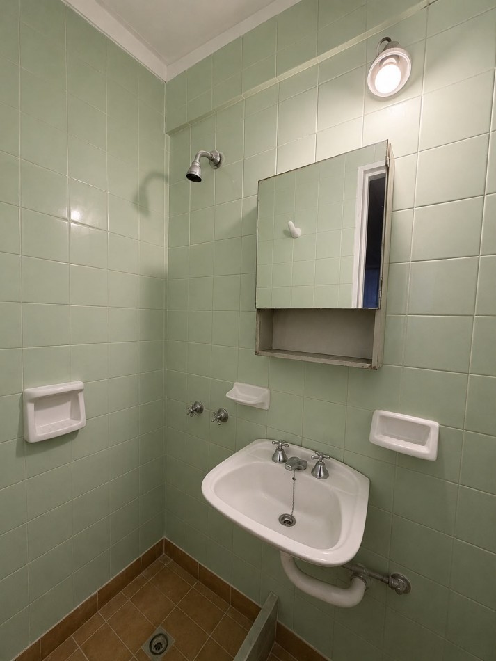 EXCELENTE DEPARTAMENTO EN VENTA - RECOLETA - 4 AMB CON ESCRITORIO, DEPENDENCIAS, COCHERA Y BAULERA