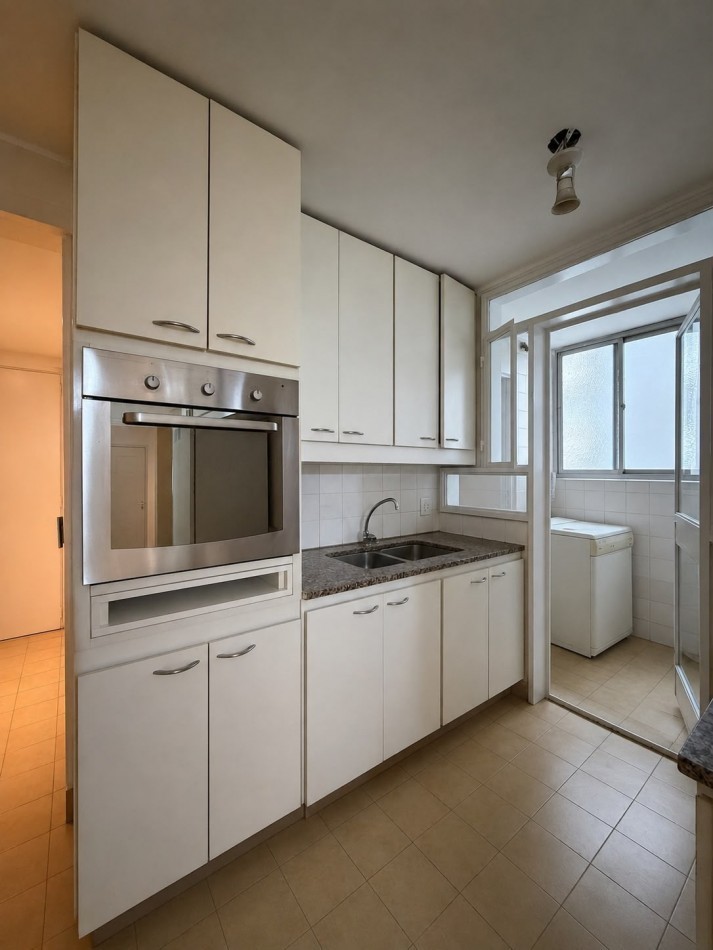 EXCELENTE DEPARTAMENTO EN VENTA - RECOLETA - 4 AMB CON ESCRITORIO, DEPENDENCIAS, COCHERA Y BAULERA