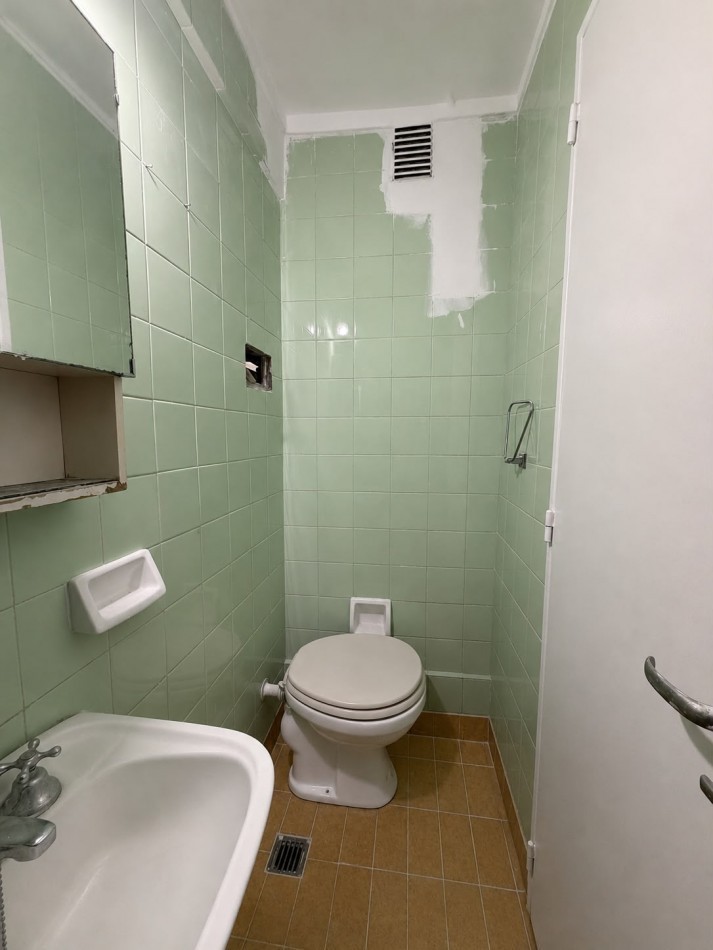 EXCELENTE DEPARTAMENTO EN VENTA - RECOLETA - 4 AMB CON ESCRITORIO, DEPENDENCIAS, COCHERA Y BAULERA
