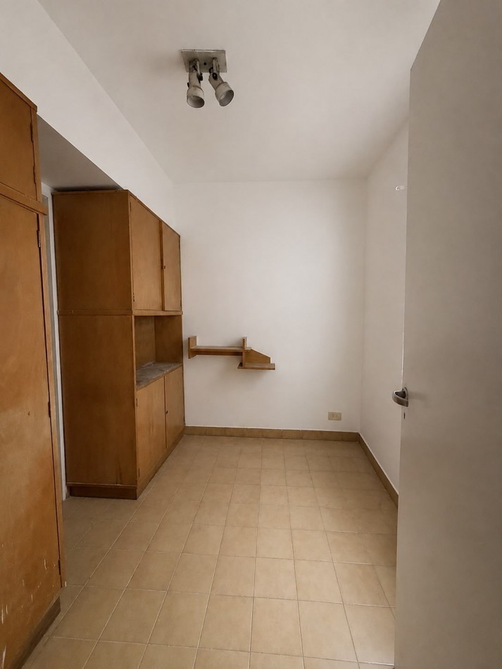 EXCELENTE DEPARTAMENTO EN VENTA - RECOLETA - 4 AMB CON ESCRITORIO, DEPENDENCIAS, COCHERA Y BAULERA