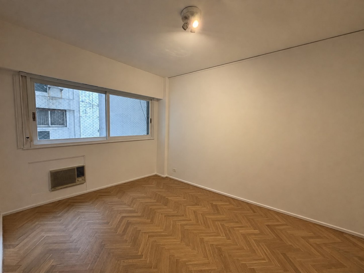 EXCELENTE DEPARTAMENTO EN VENTA - RECOLETA - 4 AMB CON ESCRITORIO, DEPENDENCIAS, COCHERA Y BAULERA