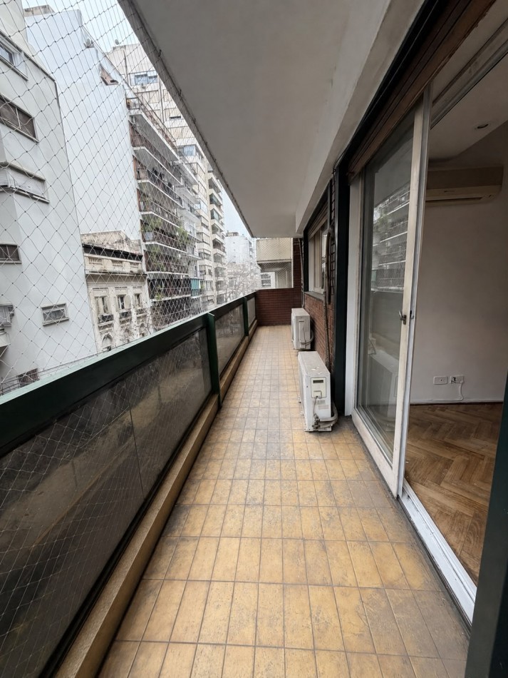 EXCELENTE DEPARTAMENTO EN VENTA - RECOLETA - 4 AMB CON ESCRITORIO, DEPENDENCIAS, COCHERA Y BAULERA