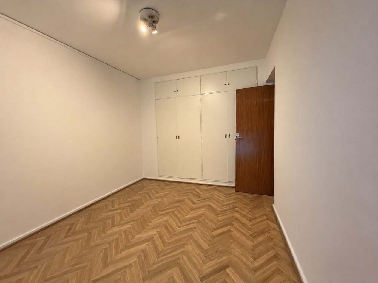 EXCELENTE DEPARTAMENTO EN VENTA - RECOLETA - 4 AMB CON ESCRITORIO, DEPENDENCIAS, COCHERA Y BAULERA