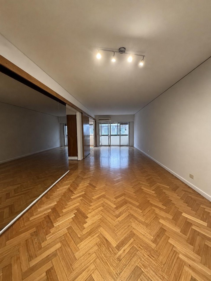 EXCELENTE DEPARTAMENTO EN VENTA - RECOLETA - 4 AMB CON ESCRITORIO, DEPENDENCIAS, COCHERA Y BAULERA