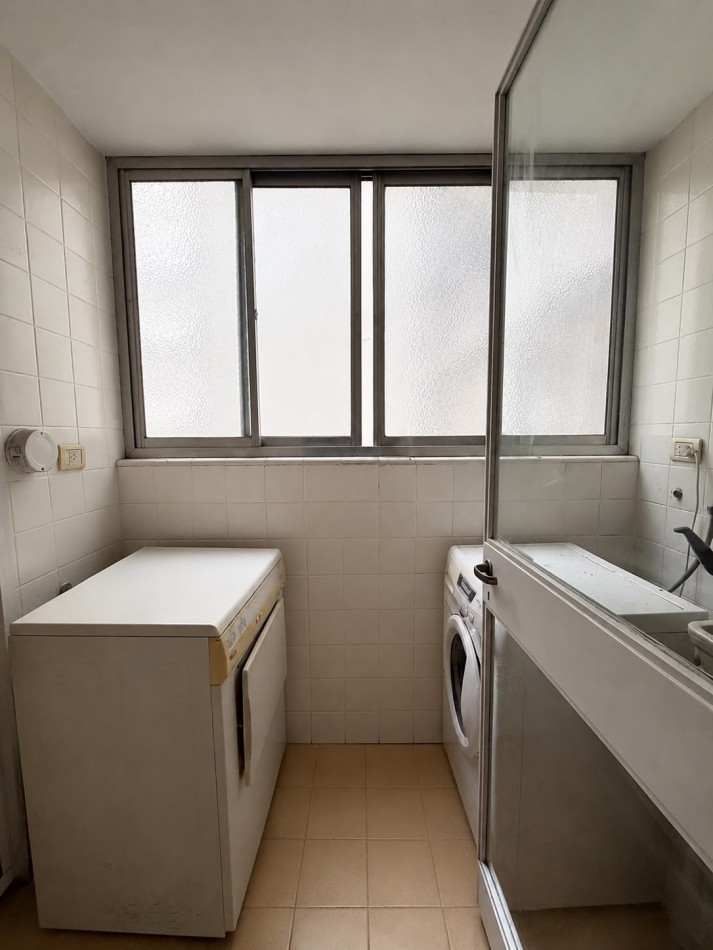 EXCELENTE DEPARTAMENTO EN VENTA - RECOLETA - 4 AMB CON ESCRITORIO, DEPENDENCIAS, COCHERA Y BAULERA