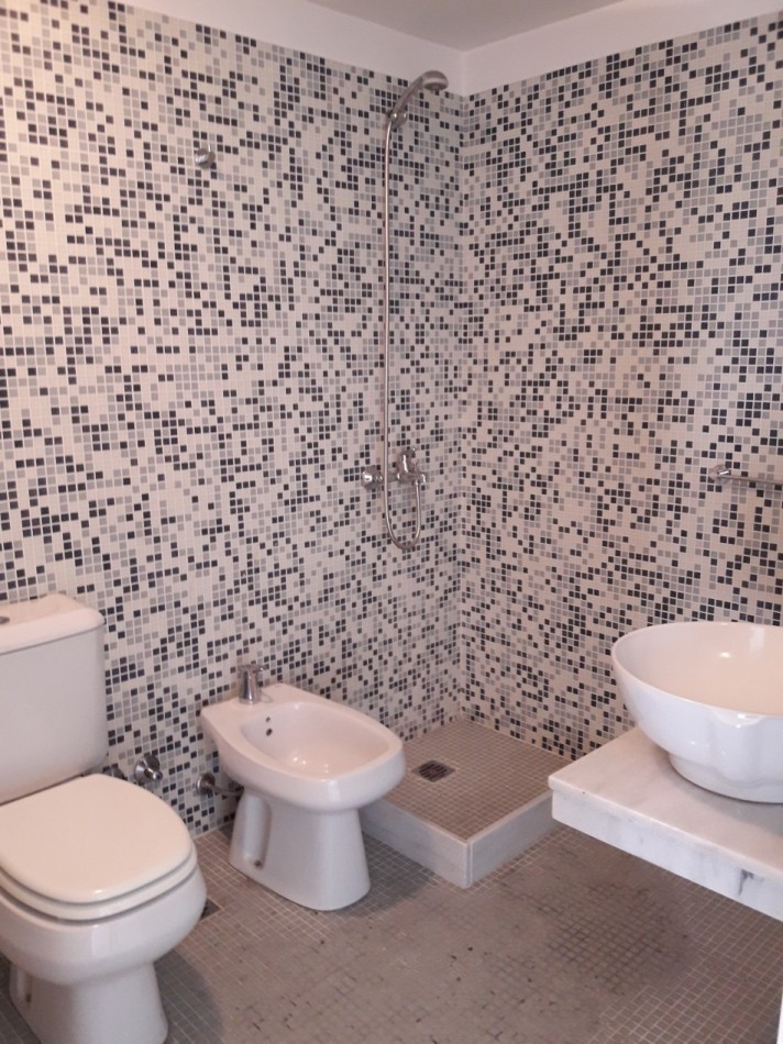 OFICINA EN VENTA EN SAN TELMO FRENTE A PUERTO MADERO PISO ALTO LUMINOSO