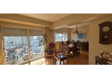 EXCLUSIVO DUPLEX EN VENTA FRENTE AL PARQUE LAS HERAS - PALERMO DE 4 AMB CON ESCRITORIO  Y COCHERA 