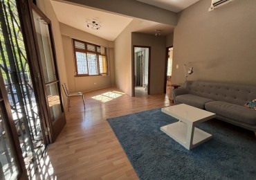 Casa / Oficina en Venta - Esquina Unica con Terraza en Chacarita | Fraga 300